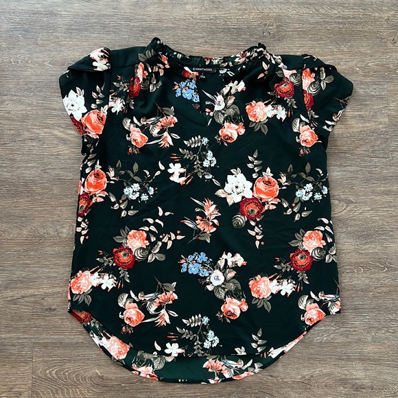 41 Hawthorn Tops - 41 Hawthorn Hope split neck blouse in evergreen floral size L